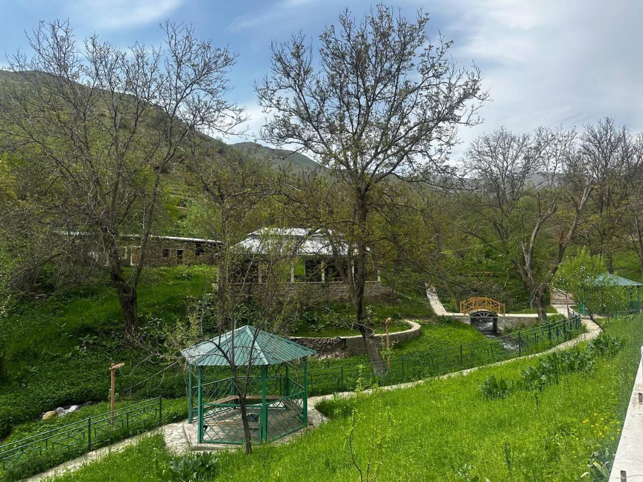 Hayat Guesthouse Nuratau Mountain Yukary-Ukhum Dış mekan fotoğraf